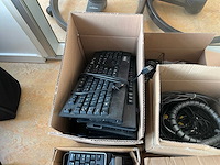 Diverse docks, toetsenborden en ict benodigdheden - afbeelding 7 van  8
