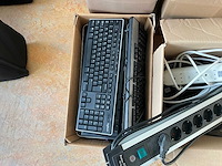 Diverse docks, toetsenborden en ict benodigdheden - afbeelding 8 van  8