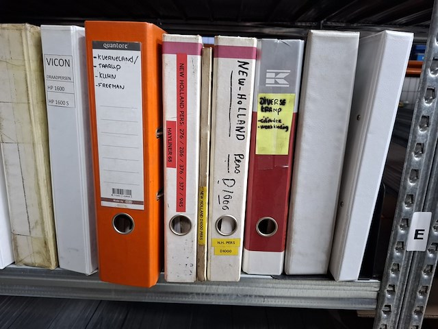 Diverse documentatie o.a. veenhuis, vicon, case, kramp, tjalma - afbeelding 4 van  15