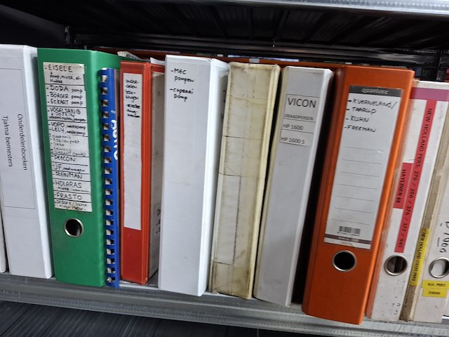 Diverse documentatie o.a. veenhuis, vicon, case, kramp, tjalma - afbeelding 5 van  15