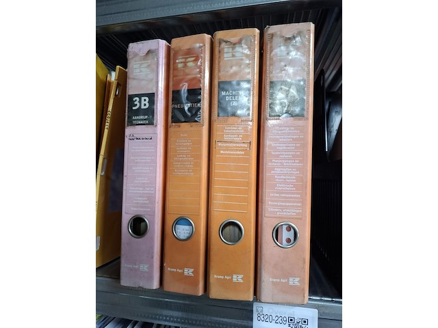 Diverse documentatie o.a. veenhuis, vicon, case, kramp, tjalma - afbeelding 10 van  15