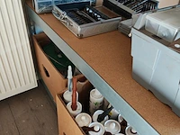 Diverse doe het zelf materiaal inclusief stelling - afbeelding 7 van  8