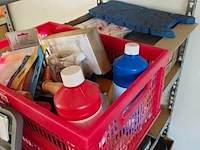 Diverse doe het zelf materiaal inclusief stelling - afbeelding 8 van  8