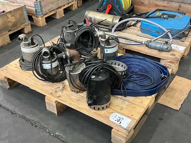 Diverse dompelpompen (7x) - afbeelding 1 van  8