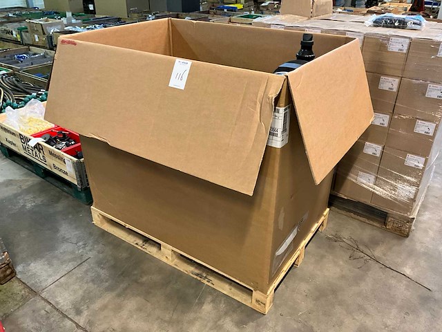 Diverse donaldson luchtfilterhuizen - afbeelding 6 van  6