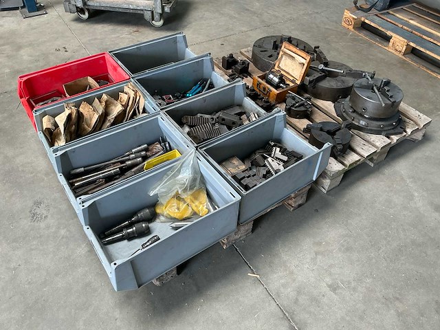 Diverse draaibank onderdelen - afbeelding 1 van  17