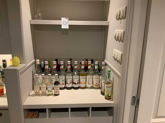 Diverse drank en cocktail siropen - afbeelding 1 van  1