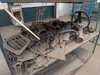 Diverse eend onderdelen in magazijnwagen - afbeelding 6 van  25