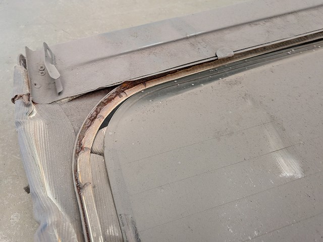 Diverse eend onderdelen in magazijnwagen - afbeelding 17 van  25