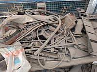 Diverse eend onderdelen in magazijnwagen - afbeelding 21 van  25