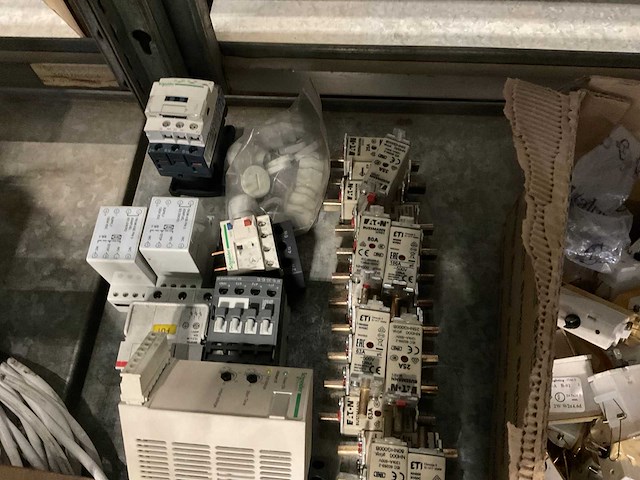 Diverse electronica - afbeelding 4 van  4