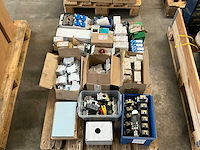 Diverse elektra installatie materiaal - afbeelding 8 van  11