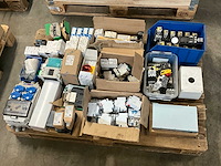 Diverse elektra installatie materiaal - afbeelding 9 van  11