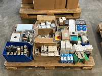 Diverse elektra installatie materiaal - afbeelding 6 van  9
