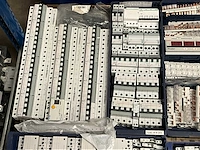 Diverse elektra installatie materialen - afbeelding 3 van  5