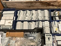 Diverse elektra installatie materialen - afbeelding 2 van  5