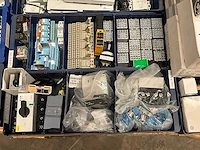 Diverse elektra installatie materialen - afbeelding 3 van  5