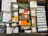 Diverse elektra installatie materialen - afbeelding 4 van  5