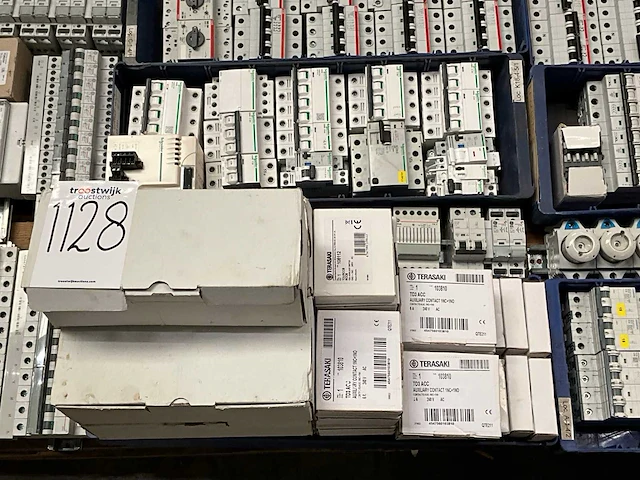 Diverse elektra installatie materialen - afbeelding 5 van  7