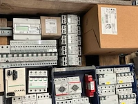 Diverse elektra installatie materialen - afbeelding 7 van  7