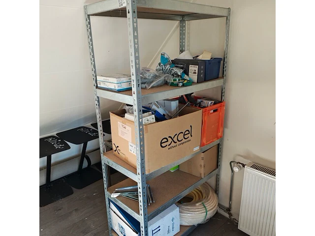 Diverse elektro materialen inclusief stelling - afbeelding 1 van  6