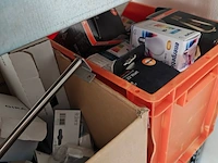 Diverse elektro materialen inclusief stelling - afbeelding 3 van  6