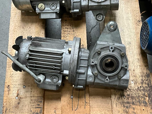 Diverse elektro motoren (8x) - afbeelding 6 van  12