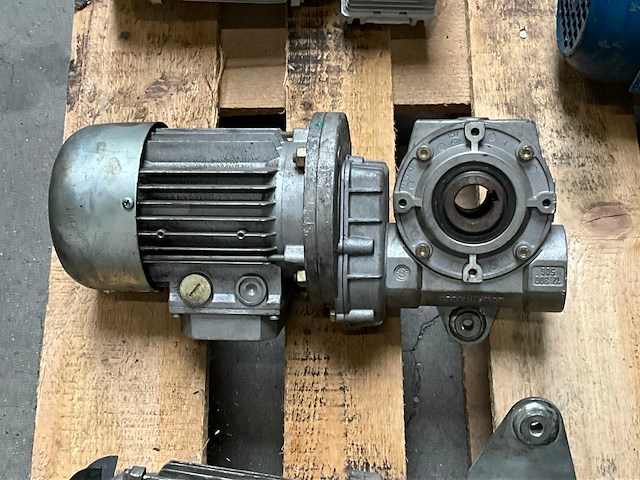 Diverse elektro motoren (8x) - afbeelding 7 van  12