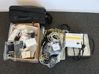 Diverse elektromaterialen w.o. kabels, wandcontactdoos en bouwlamp