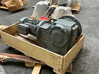 Diverse elektromotor + reductorkast - afbeelding 3 van  6