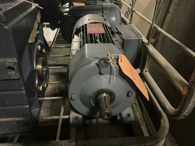 Diverse elektromotoren (10x) - afbeelding 11 van  14