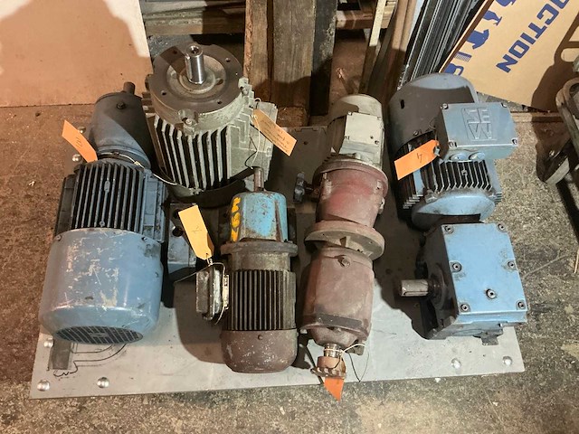 Diverse elektromotoren (5x) - afbeelding 1 van  8