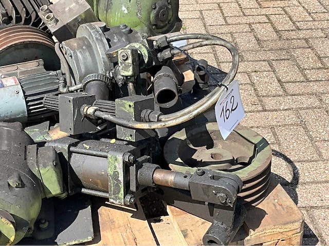 Diverse elektromotoren en onderdlen - afbeelding 6 van  9