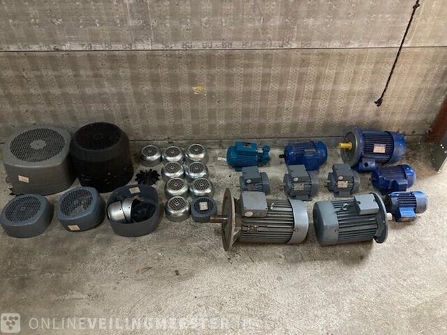 Diverse elektromotoren + onderdelen - afbeelding 1 van  10