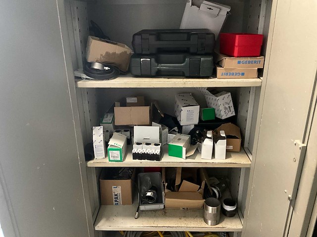 Diverse elektronica-voorraden - afbeelding 2 van  8