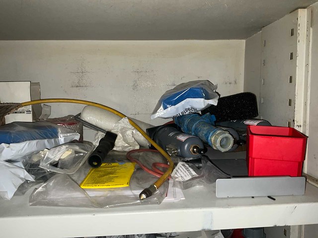 Diverse elektronica-voorraden - afbeelding 3 van  9