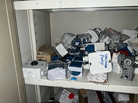 Diverse elektronica-voorraden - afbeelding 5 van  9