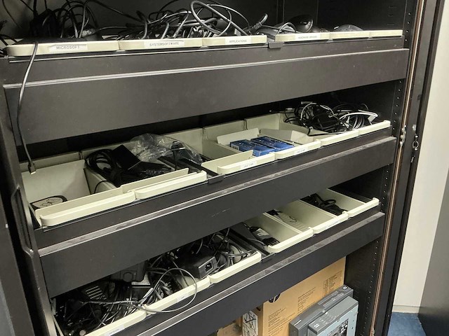 Diverse elektronica - afbeelding 21 van  23