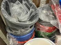 Diverse emmers en kratten uit kunststof - afbeelding 8 van  9