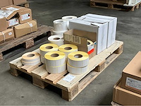 Diverse etiketten / labels op rol - afbeelding 1 van  6