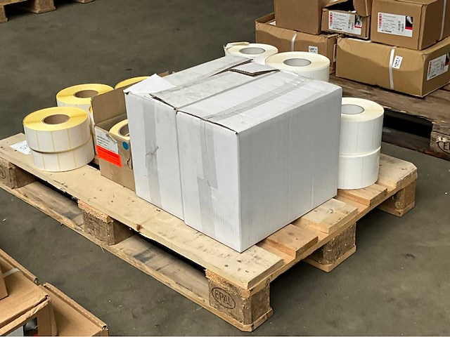 Diverse etiketten / labels op rol - afbeelding 4 van  6