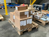 Diverse etiketten op rol en thermische inktrollen - afbeelding 2 van  7