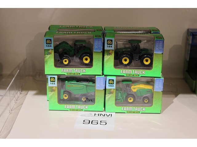 Diverse farm trucks, acht stuks. - afbeelding 1 van  2