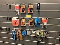 Diverse fietsbellen en diverse fietsonderdelen (21x) - afbeelding 1 van  6