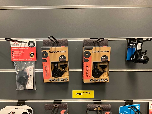 Diverse fietsbellen en diverse fietsonderdelen (21x) - afbeelding 2 van  6