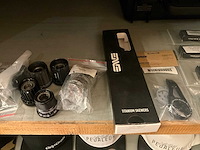 Diverse fietsonderdelen en petten - afbeelding 7 van  11