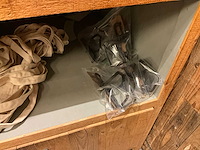 Diverse fietsonderdelen en petten - afbeelding 11 van  11