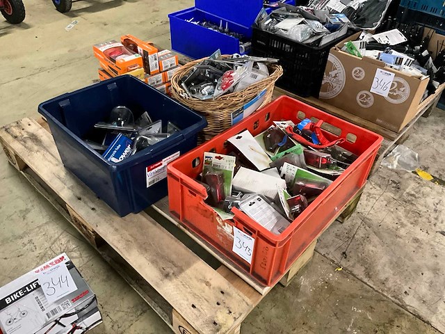 Diverse fietsonderdelen - afbeelding 1 van  6