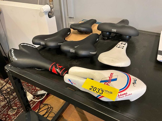 Diverse fietszadels (7x) - afbeelding 1 van  5