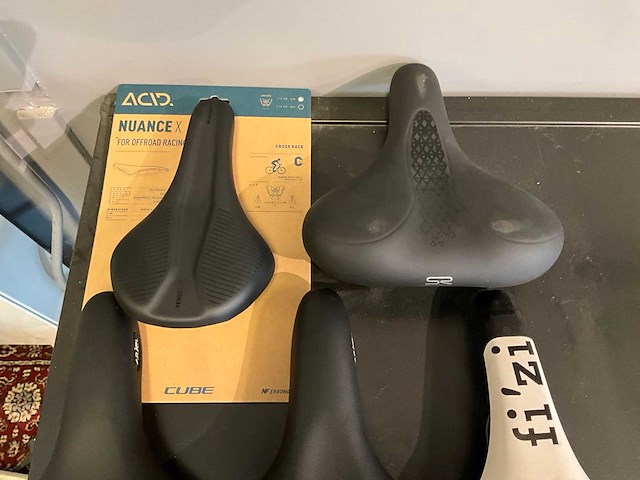 Diverse fietszadels (7x) - afbeelding 2 van  5